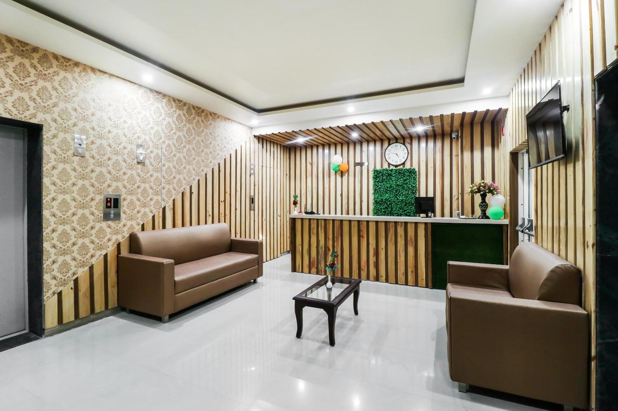 فريد آباد Hotel Grand 81 المظهر الخارجي الصورة
