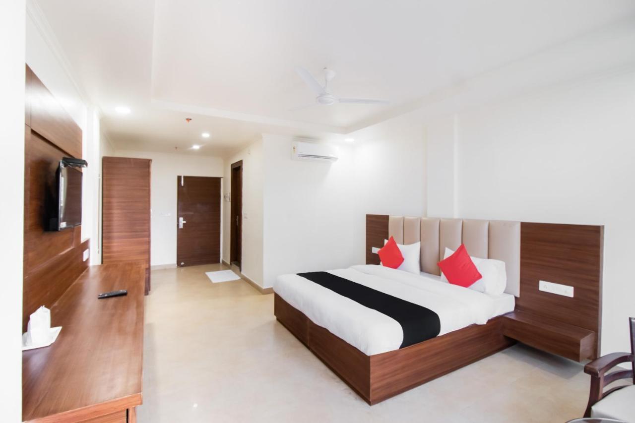 فريد آباد Hotel Grand 81 المظهر الخارجي الصورة
