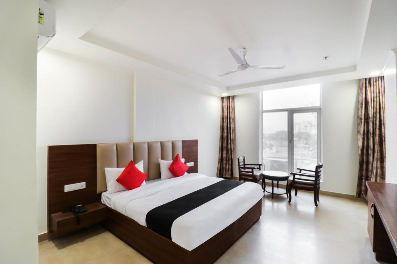فريد آباد Hotel Grand 81 المظهر الخارجي الصورة