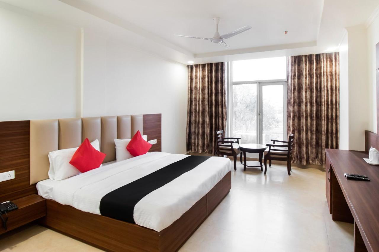 فريد آباد Hotel Grand 81 المظهر الخارجي الصورة
