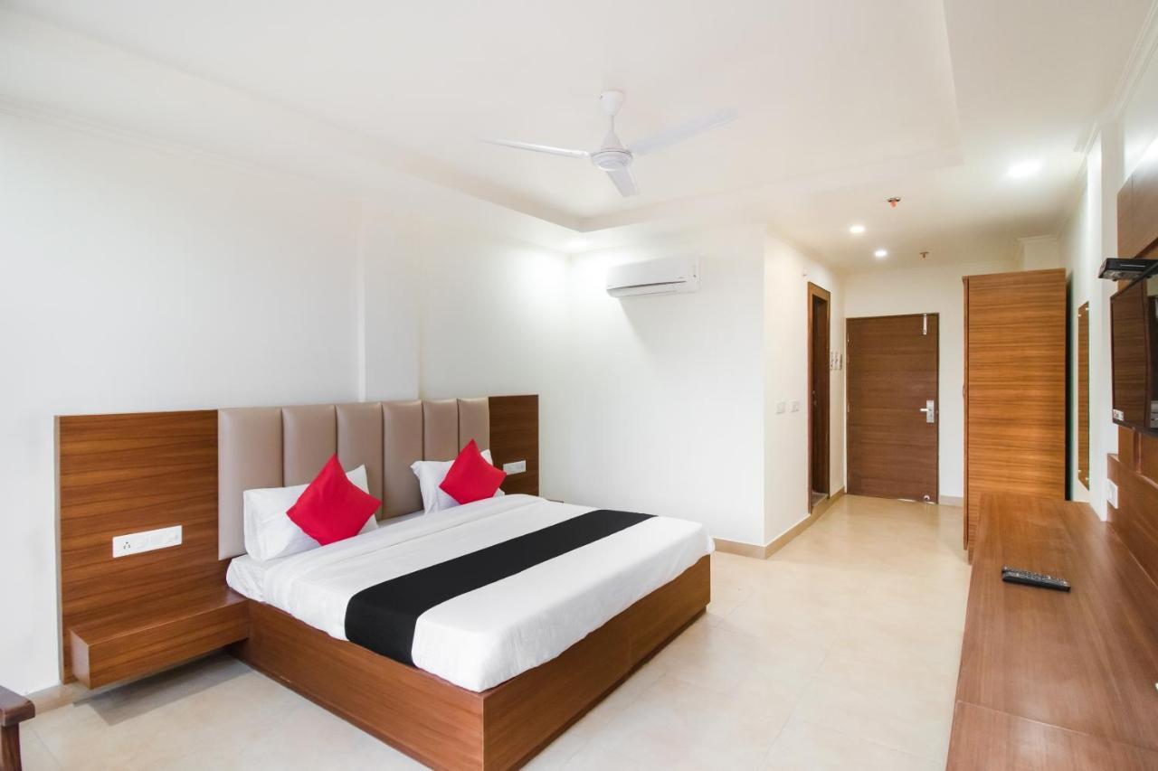 فريد آباد Hotel Grand 81 المظهر الخارجي الصورة
