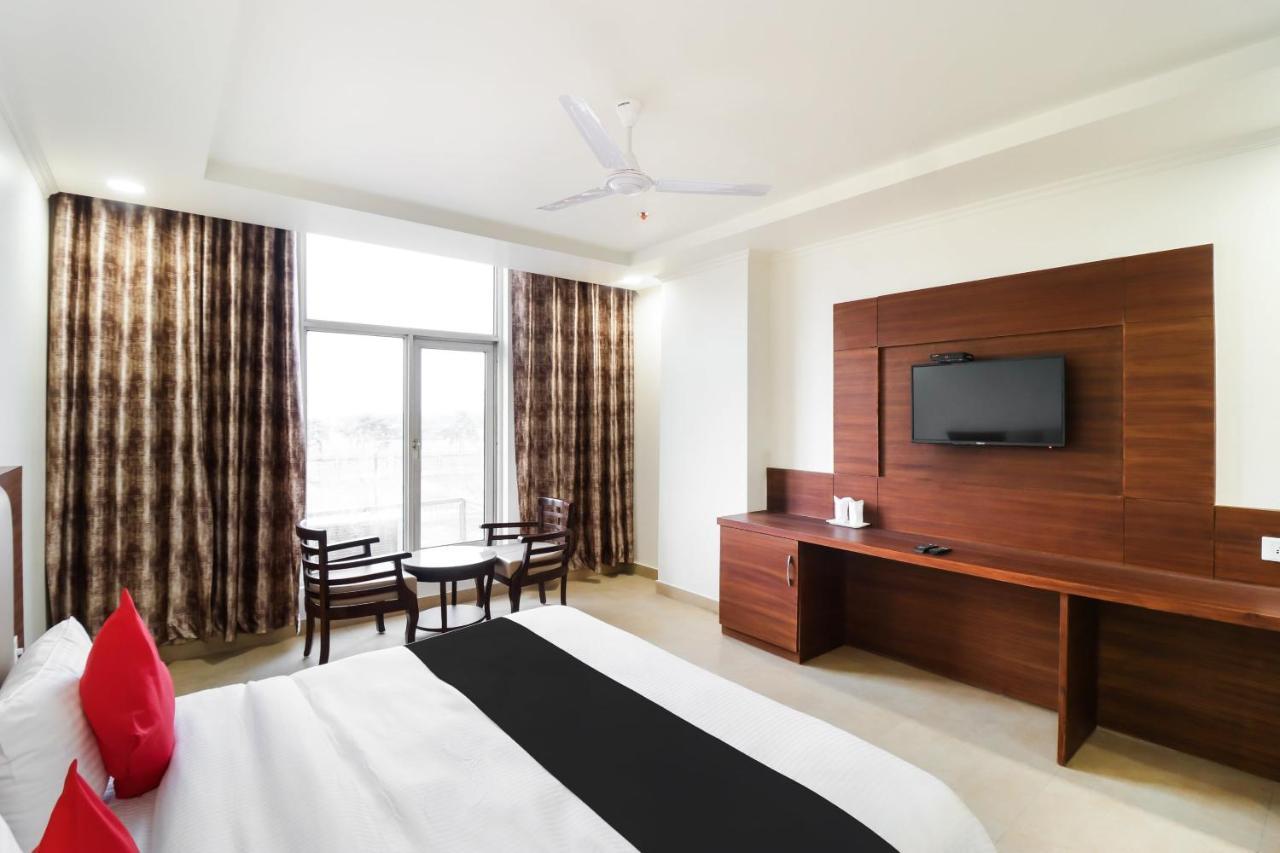 فريد آباد Hotel Grand 81 المظهر الخارجي الصورة