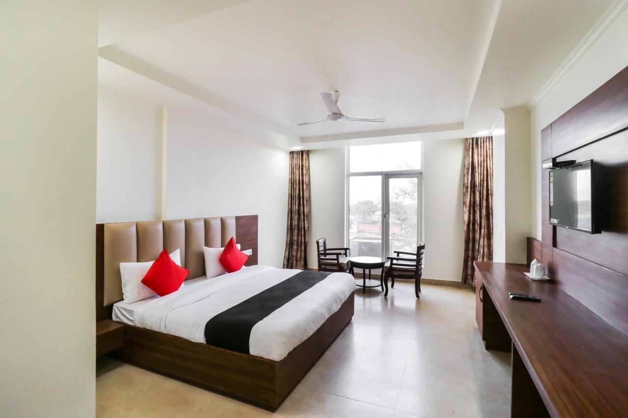فريد آباد Hotel Grand 81 المظهر الخارجي الصورة